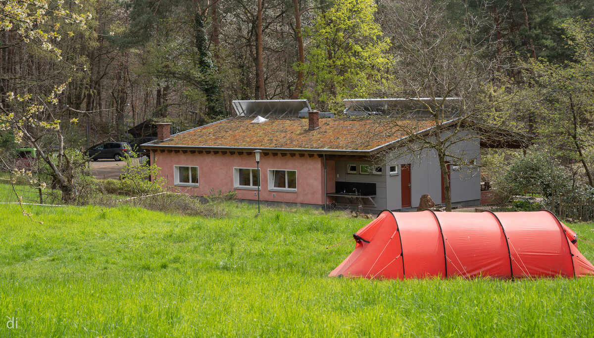 HBhaus und Zeltwiese | © Doris Ihlefeld
