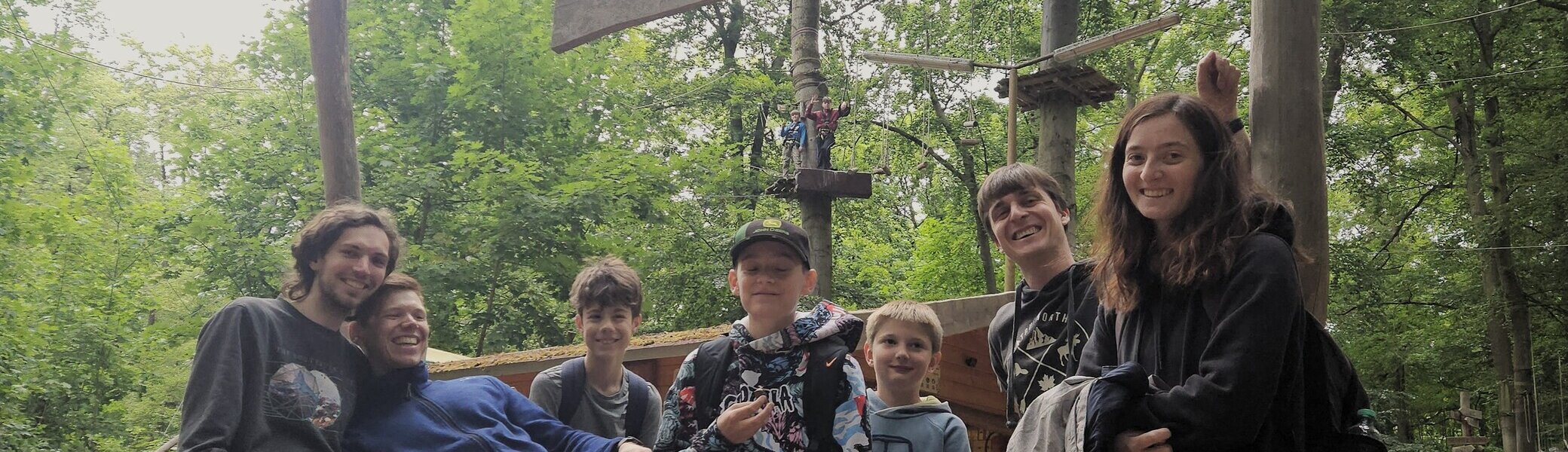 Geckos Gruppenbild im Kletterwald | © Tim Bolch